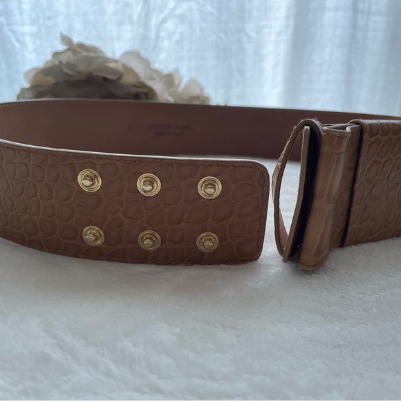 Michael Kors Designer Collection Leather Bow Accent Wide Belt - Picture 3 of 5